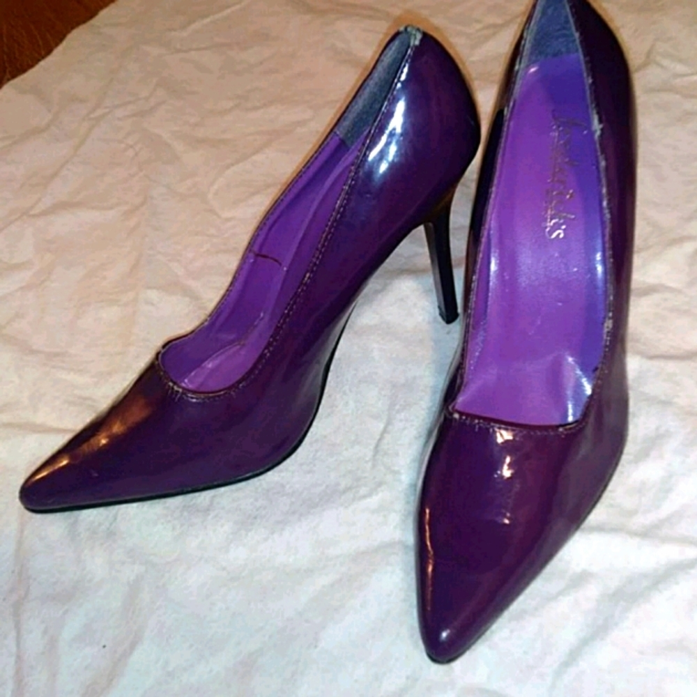 Frederick's of Hollywood shoes Size 6.5 purple Heels vintage